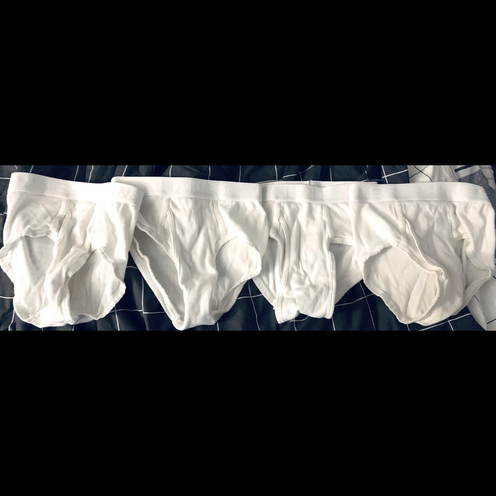 4 Hanses white briefs size small but fit more XS